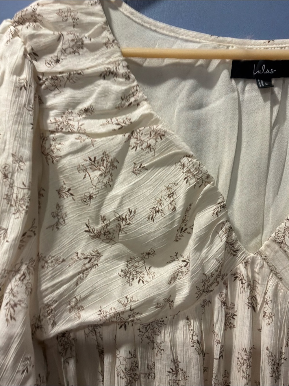 🚘LULU’S Cream Floral Maxi Dress with Puff Sleeves - Picture 3 of 7